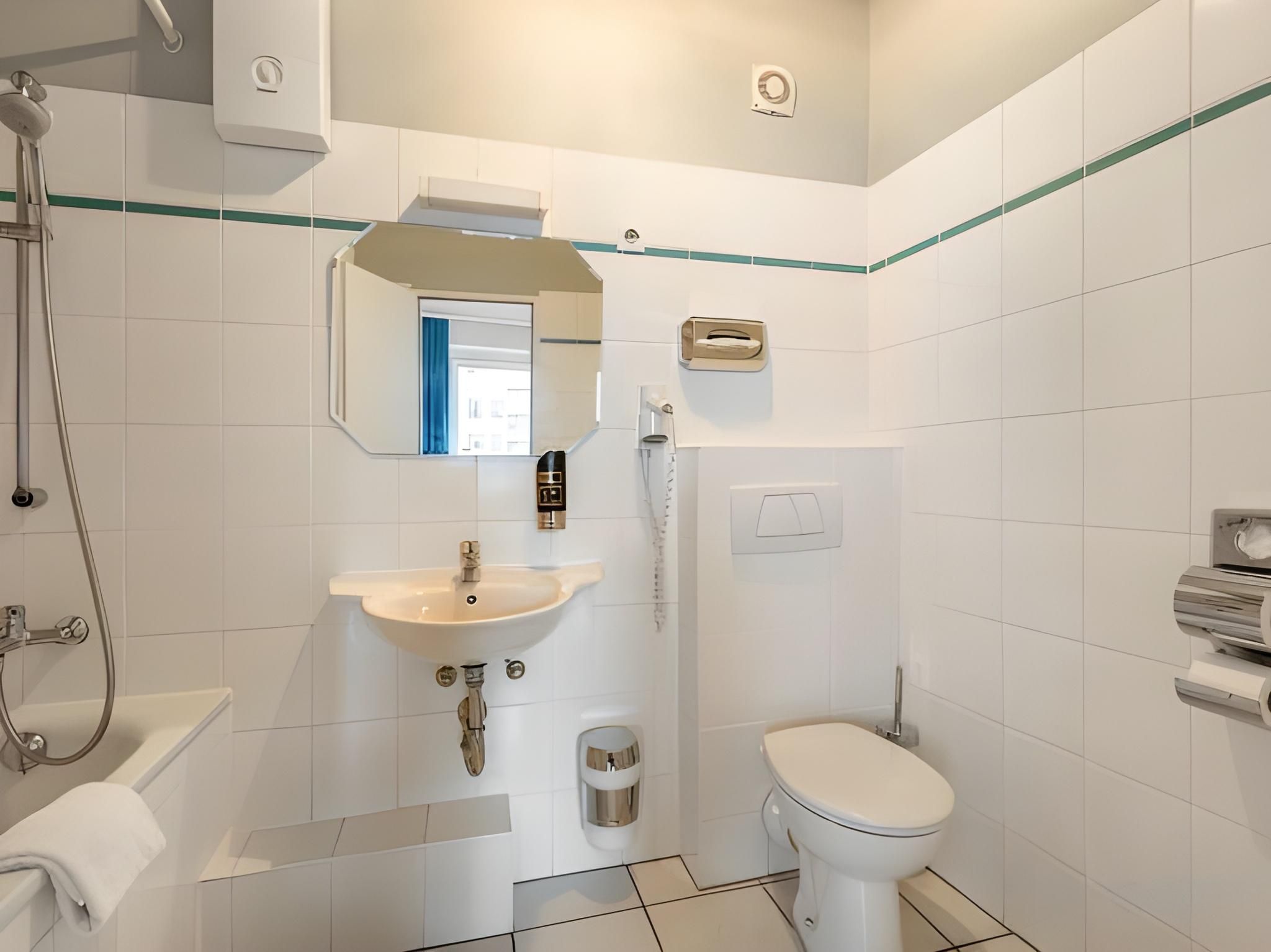 a&o Weimar - Hostel Quadruple Room 6