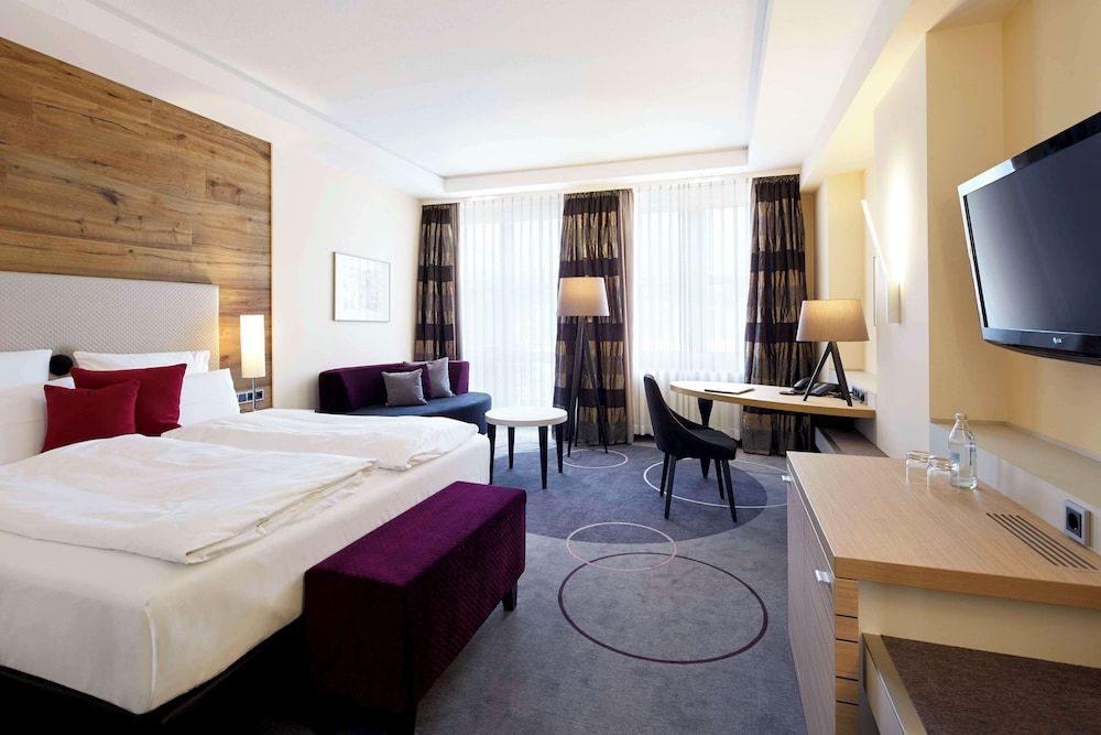 Comfort Room, 1 Double Bed, Balcony, Garden View (Converts to 2 Twin Beds;Comfort Plus)