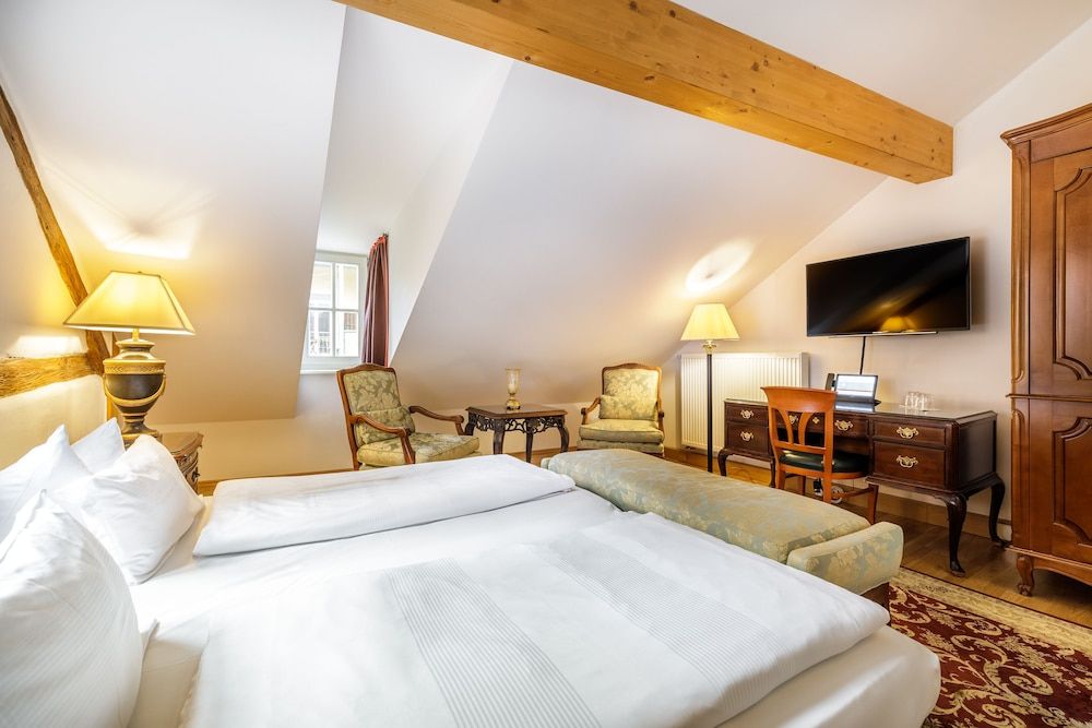 Bohemian Hotel Suite 2