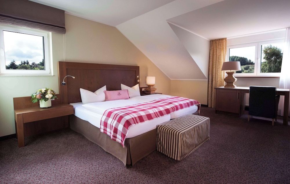 Best Western Hotel Brunnenhof Superior Room, 1 Double Bed with Sofa bed, Garden View (with Sofabed) 2