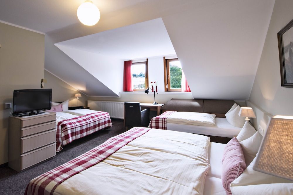 Best Western Hotel Brunnenhof Superior Room, 1 Double Bed with Sofa bed, Garden View (with Sofabed) 5