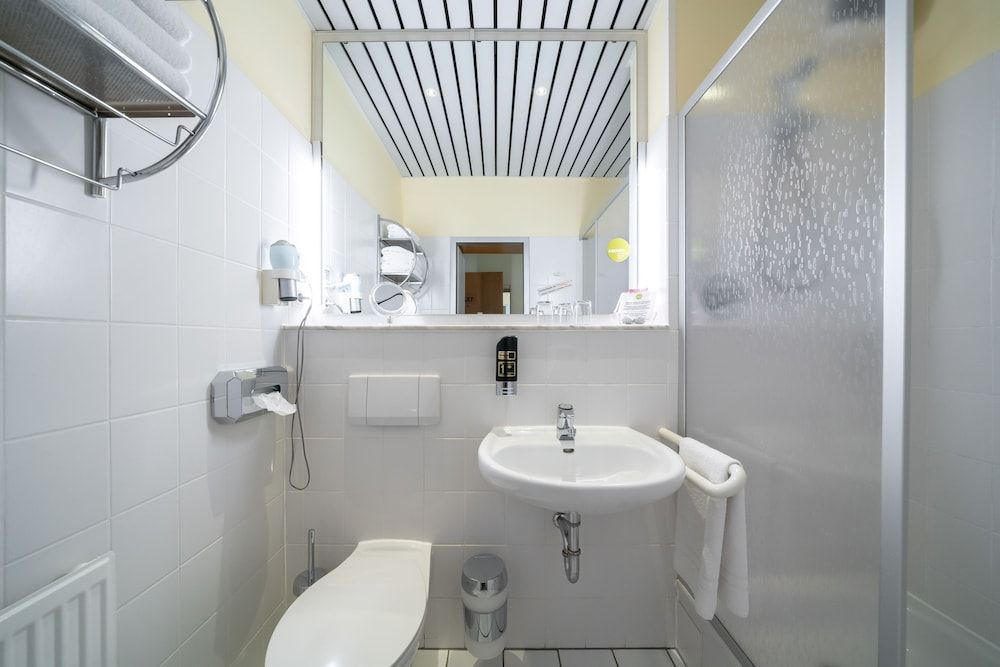 ANDERS Hotel Walsrode Superior Double Room 6