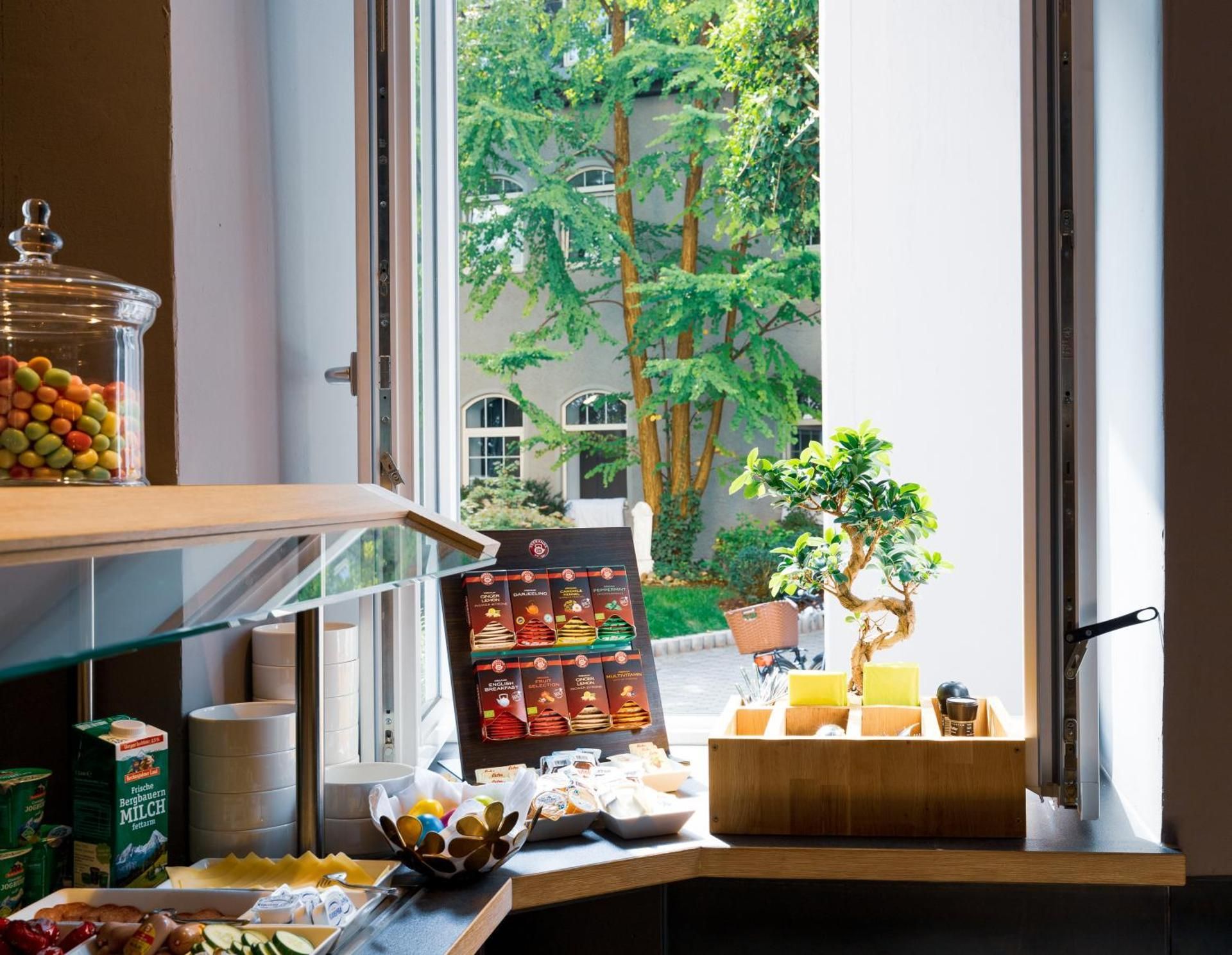 undefined mk hotel münchen max-weber-platz 4