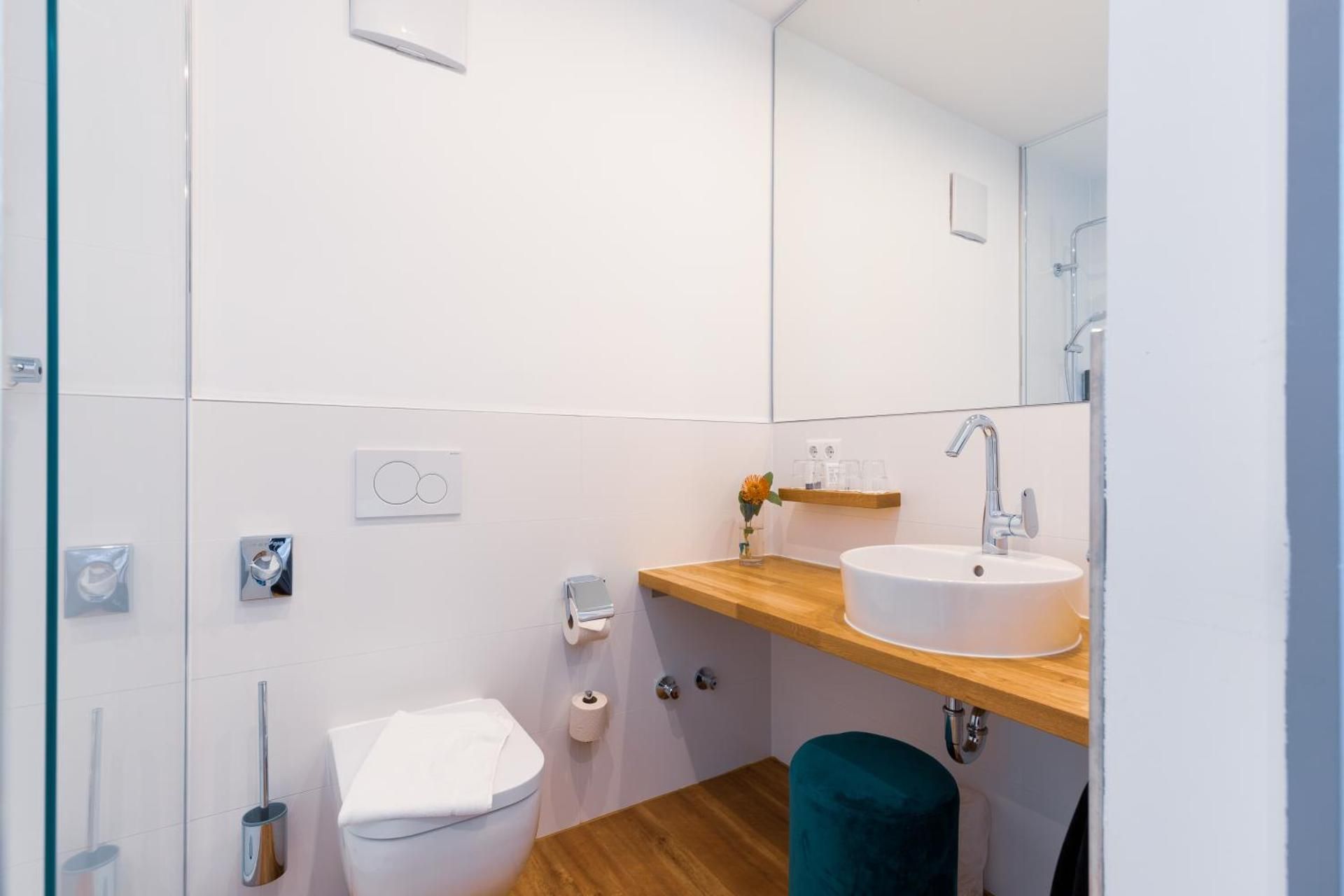 mk hotel münchen max-weber-platz King Room 3