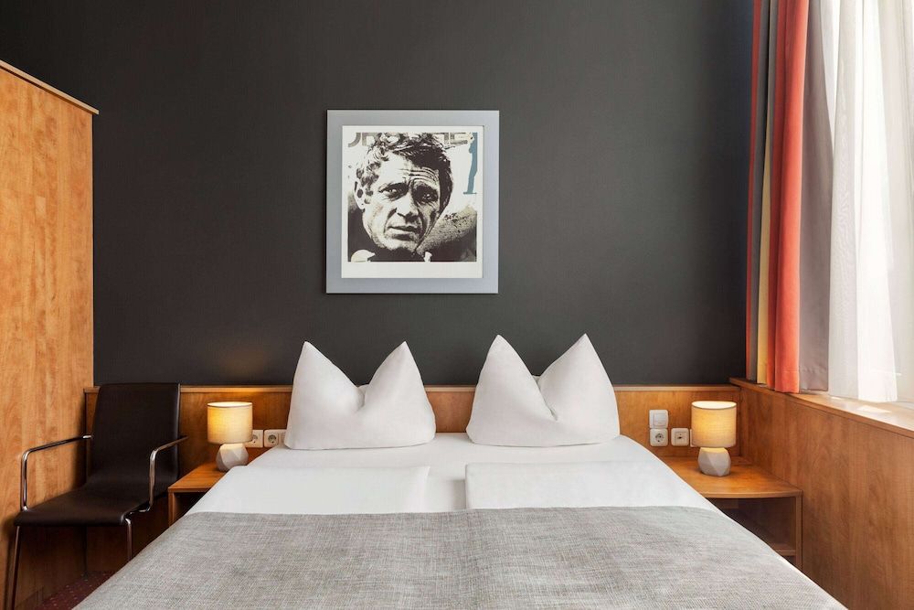 Amedia Express Passau Trademark Collection by Wyndham Comfort Room (Plus) 6