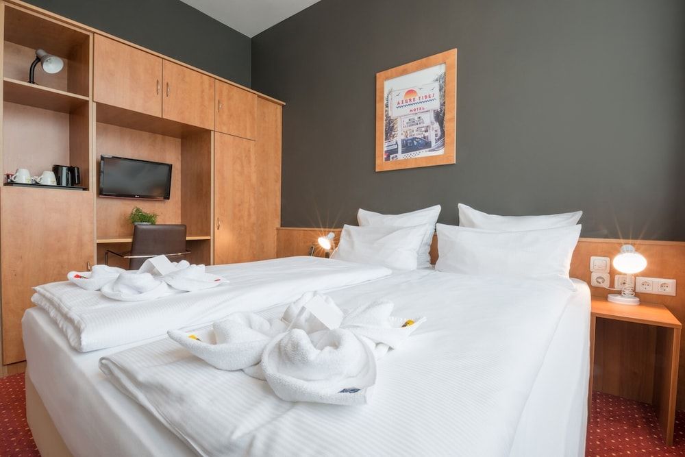 Amedia Express Passau Trademark Collection by Wyndham Room (Lounge) 2