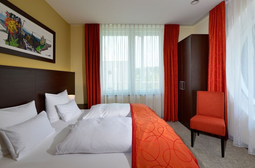 ARIBO Hotel Erbendorf Captain Suite 2