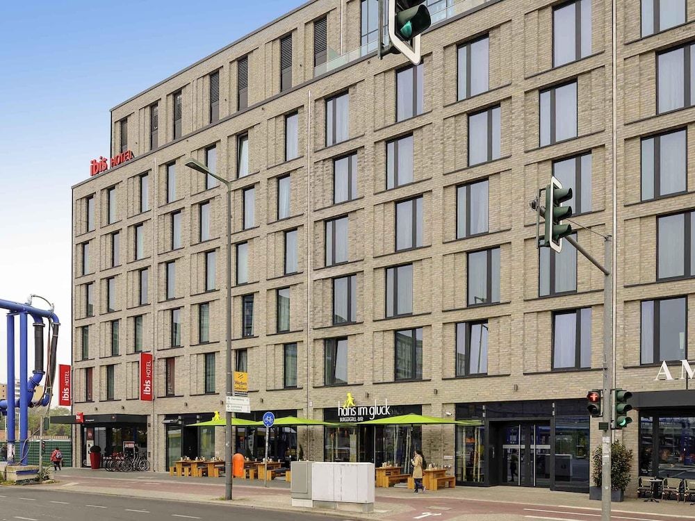 undefined ibis Berlin Hauptbahnhof 3