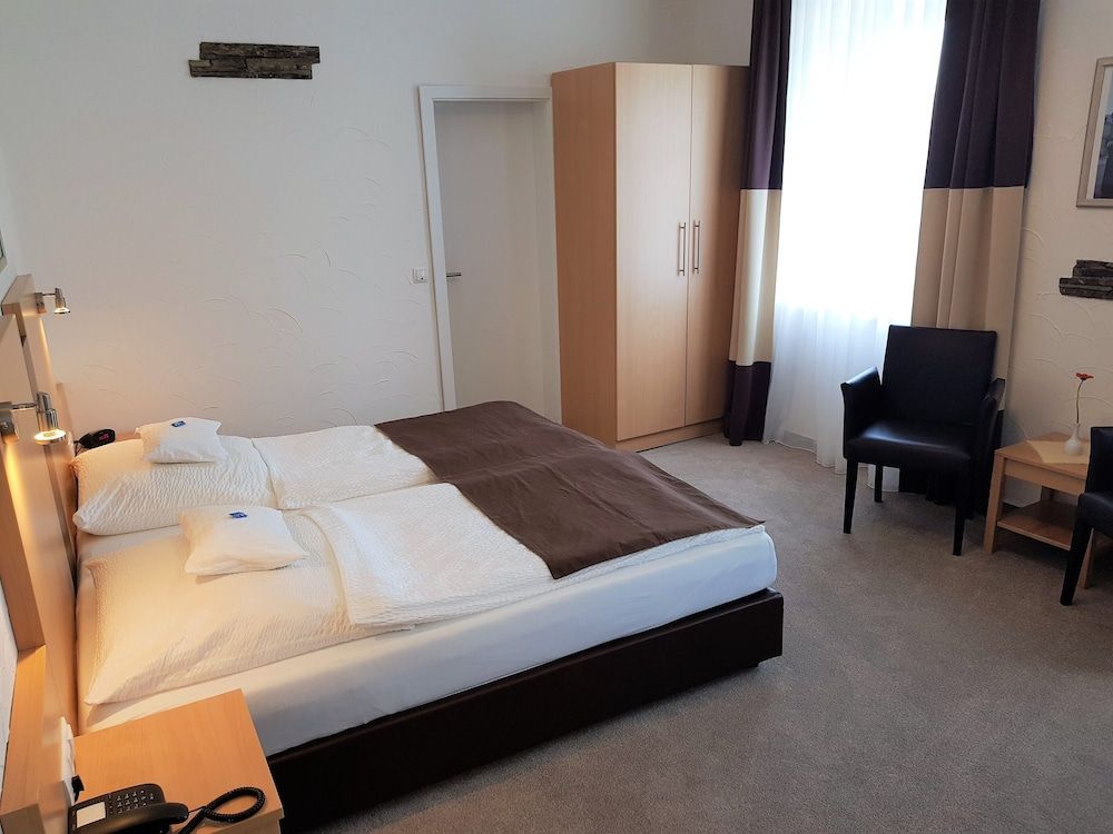 Hotel zum Anker Standard Double Room, Balcony 4
