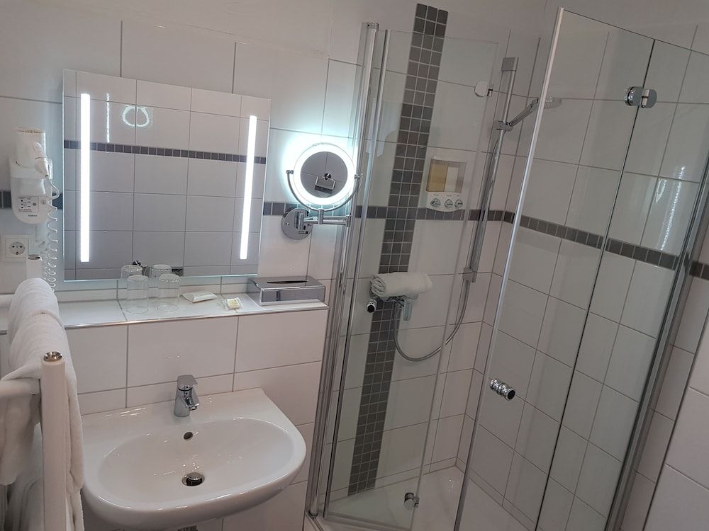 Hotel zum Anker Standard Double Room, Balcony 6