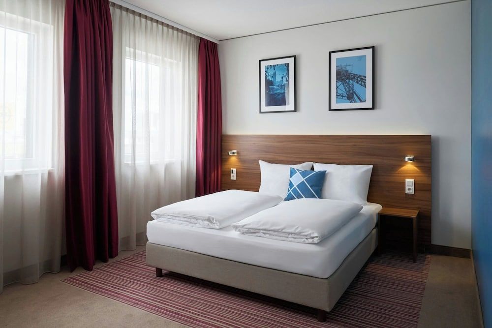 Four Points Flex by Sheraton Essen Standard Room, 1 King Bed, Non Smoking 2