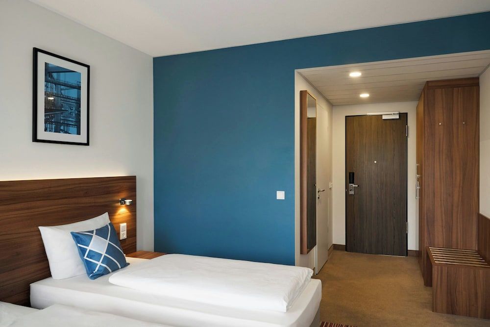 Four Points Flex by Sheraton Essen Standard Room, 2 Twin Beds, Non Smoking 3