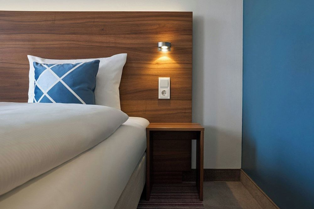 Four Points Flex by Sheraton Essen Family Room, 1 King Bed 2