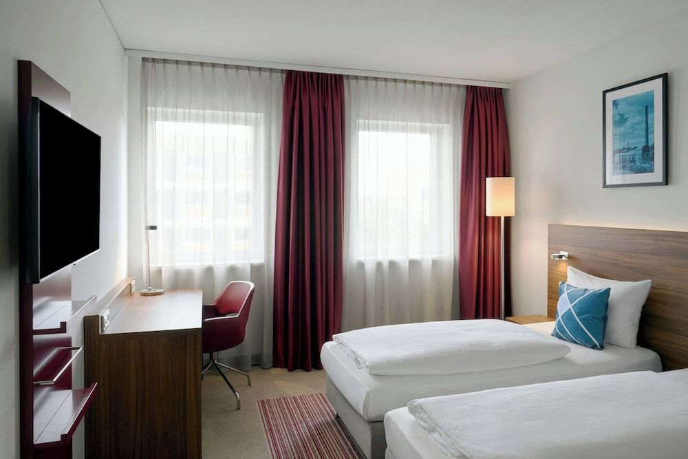 Four Points Flex by Sheraton Essen Standard Room, 2 Twin Beds, Non Smoking 4