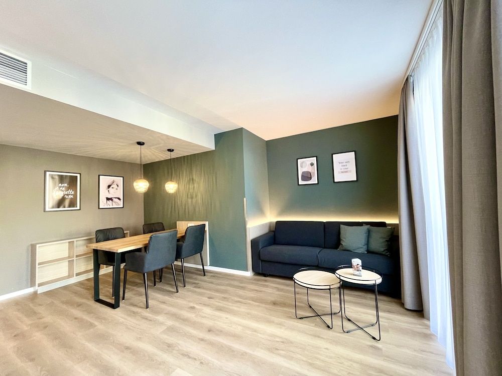 Zeitwohnhaus Suite Hotel & Serviced Apartments Apartment Premium Balcony 5