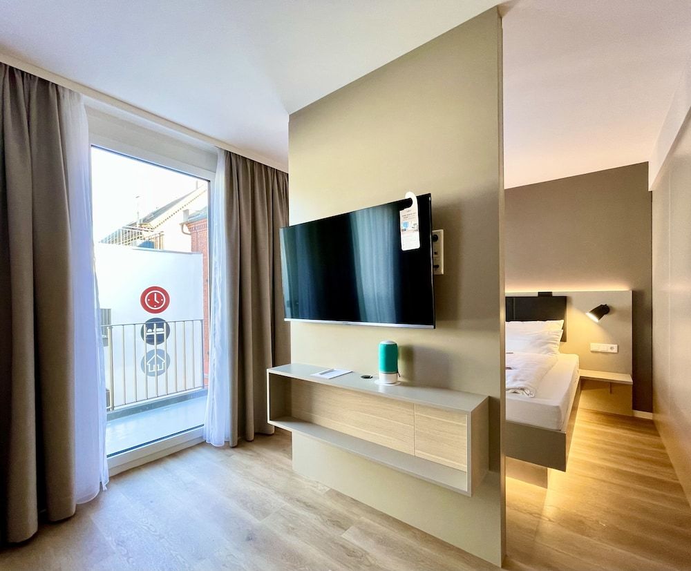 Zeitwohnhaus Suite Hotel & Serviced Apartments Apartment Premium Balcony 9