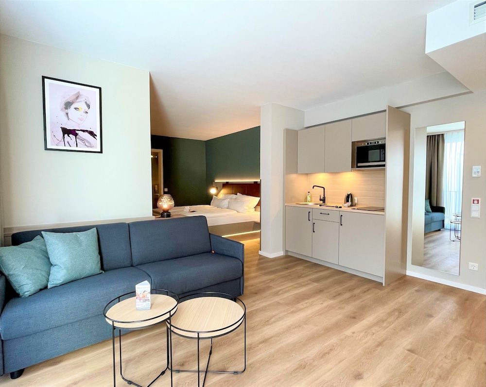 Zeitwohnhaus Suite Hotel & Serviced Apartments Apartment Premium Balcony 8