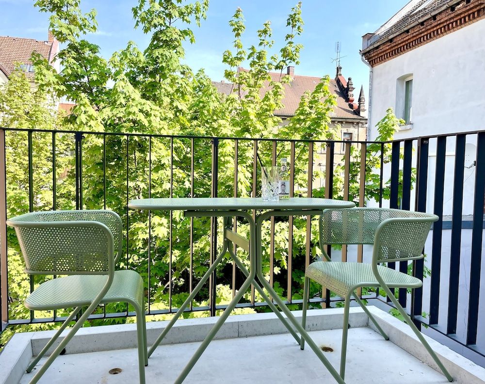 Zeitwohnhaus Suite Hotel & Serviced Apartments Apartment Premium Balcony 2