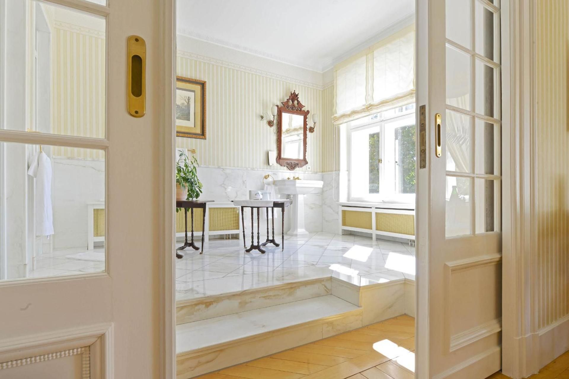 Junior Suite with Garden View