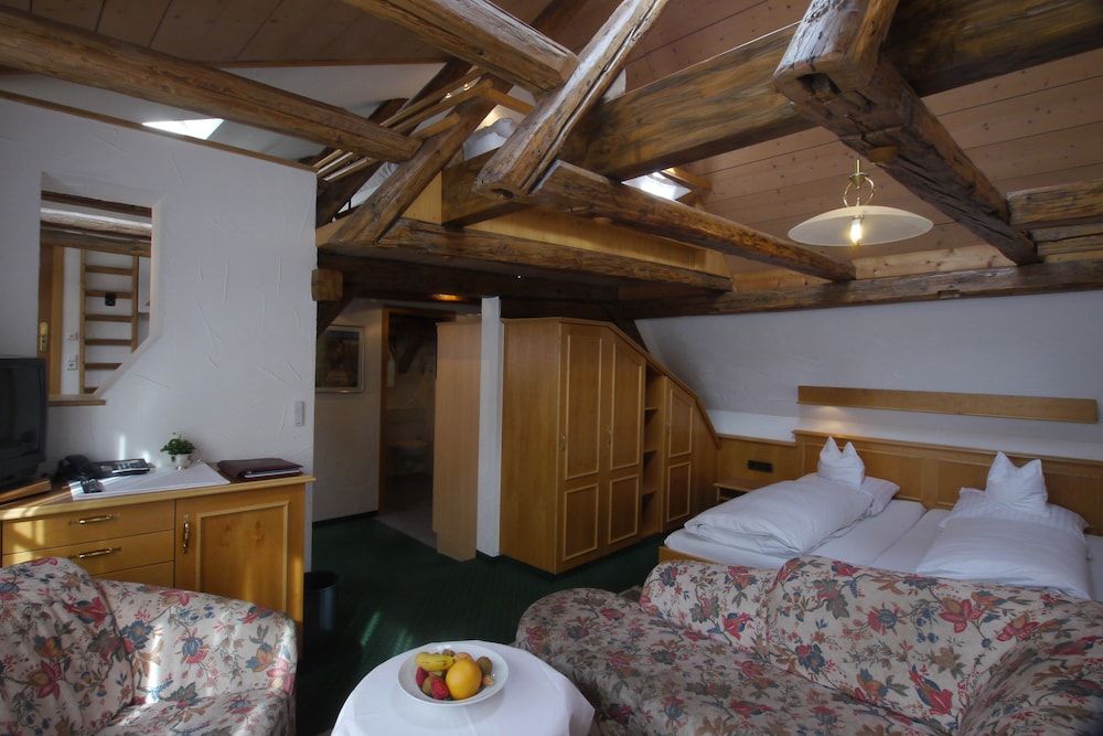 Hotel Ochsen Family Room for 6 Persons 2