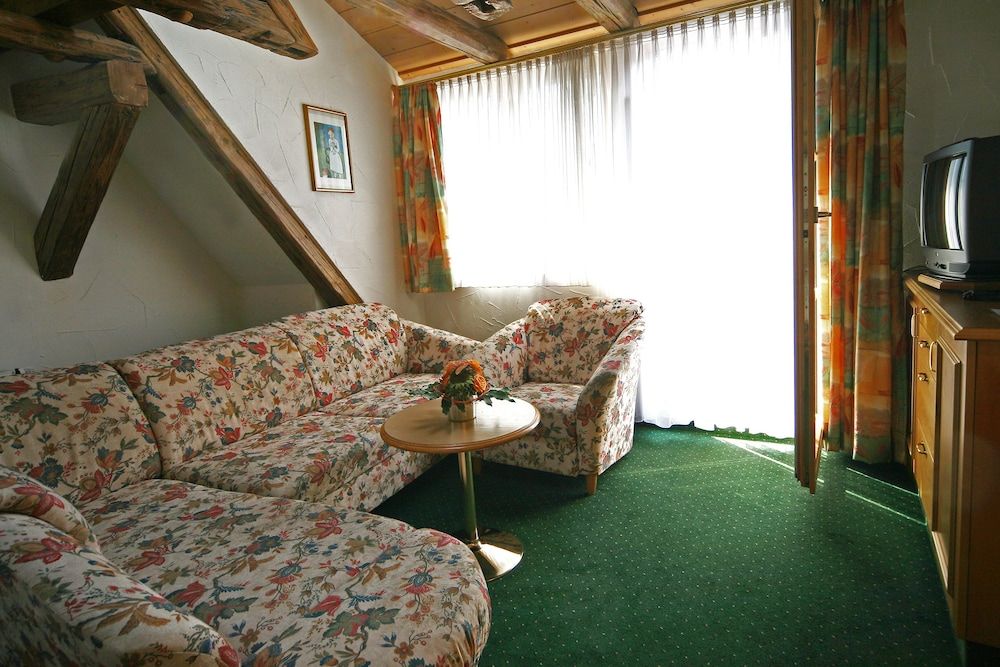 Hotel Ochsen Family Room for 6 Persons 8