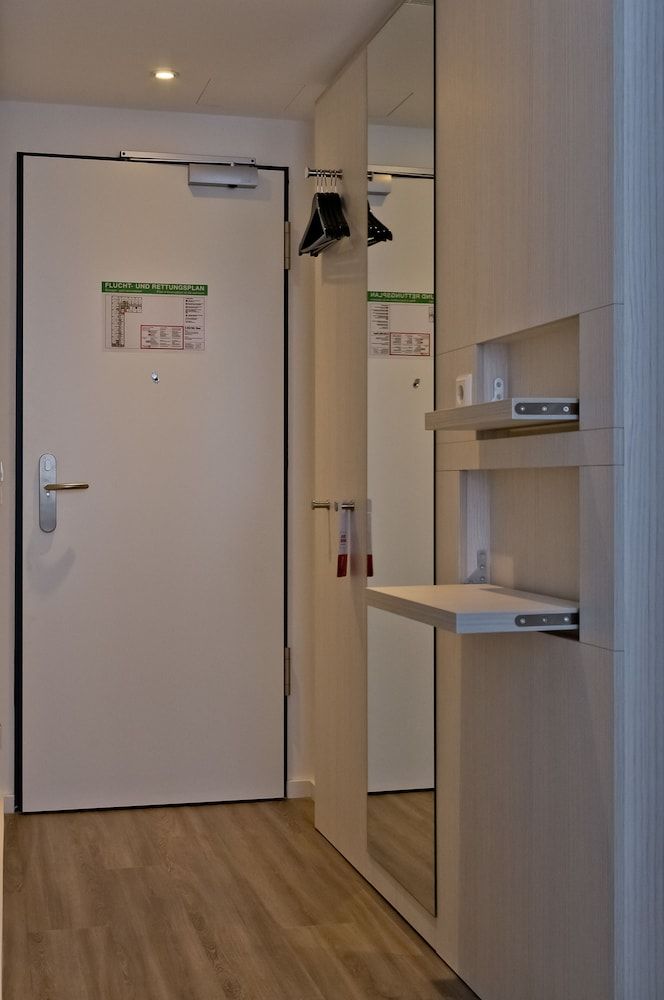 Super 8 by Wyndham Munich City West Standard Double Room 21