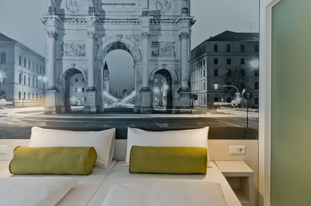 Super 8 by Wyndham Munich City West Standard Double Room 7