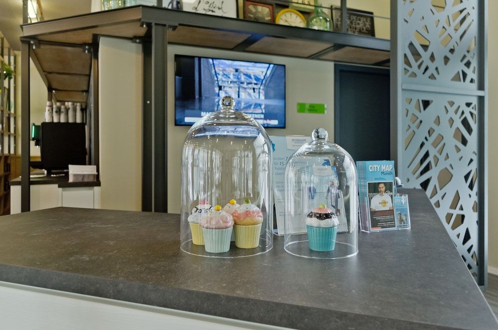 undefined Super 8 by Wyndham Munich City West 5