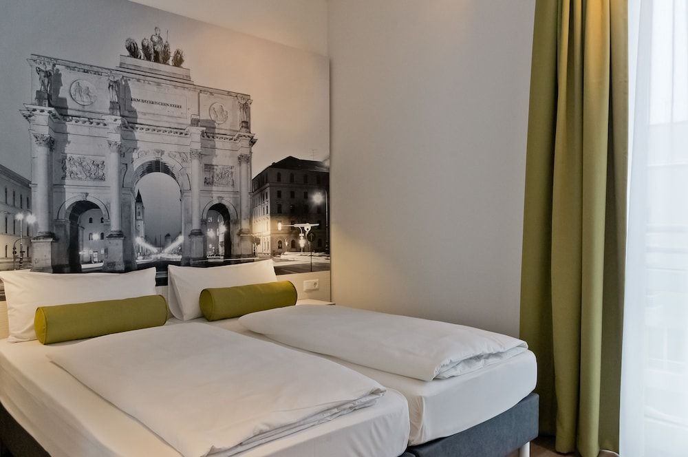 Super 8 by Wyndham Munich City West Standard Double Room 5