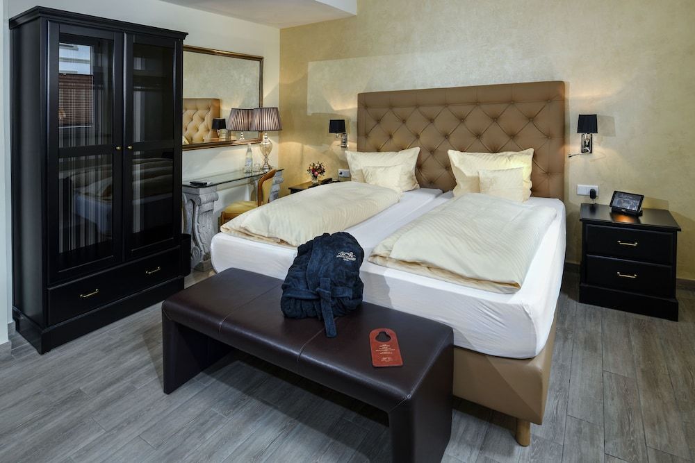 Hotel Heidelberger Hof Comfort Double Room 15