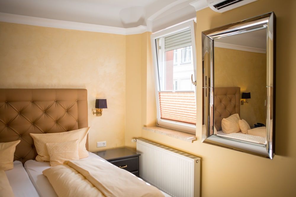 Hotel Heidelberger Hof Comfort Double Room 6