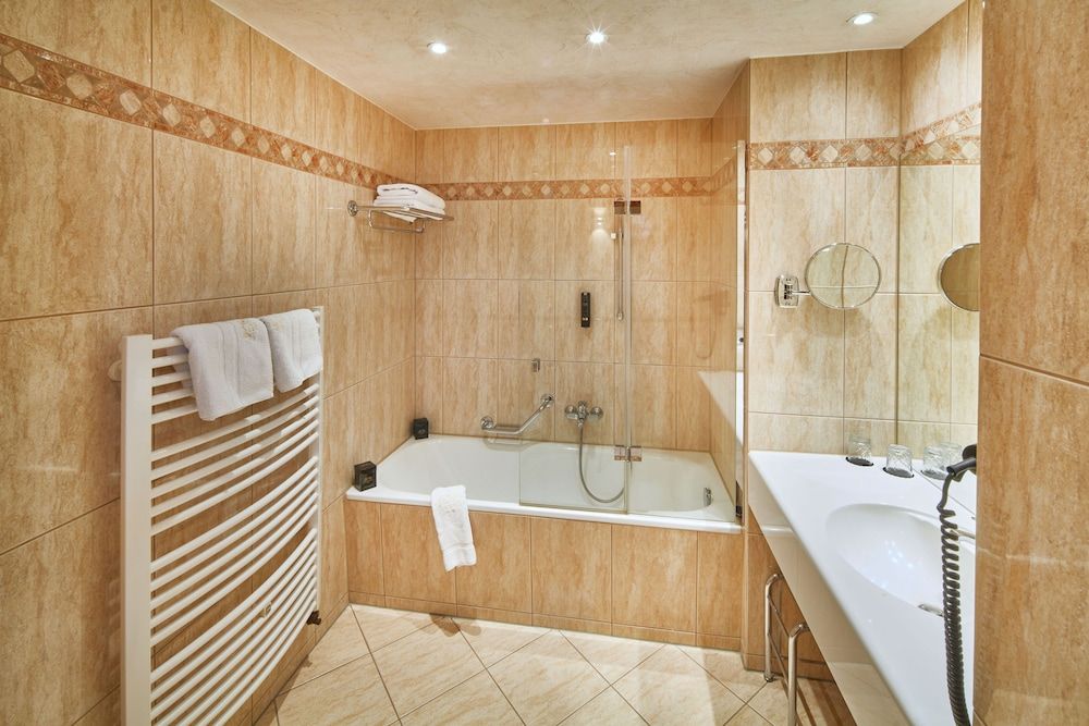 Hotel Heidelberger Hof Comfort Double Room 18