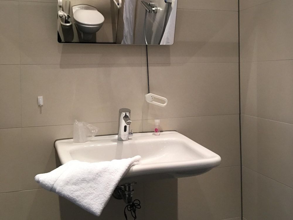 Single room barrier-free