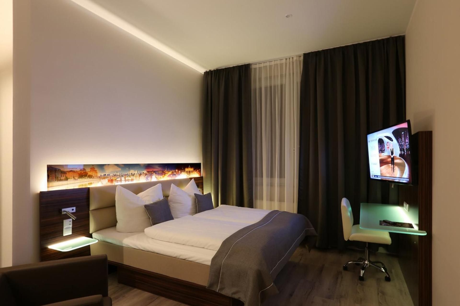 Deluxe Double or Twin Room