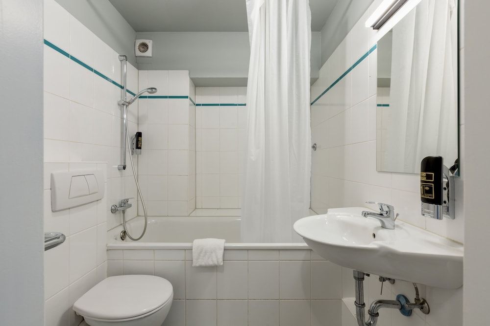 a&o Köln Hauptbahnhof Twin Room 6