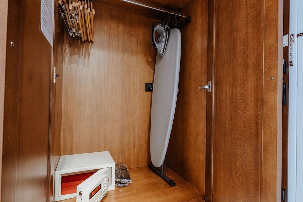 AdvaStay by KING's Comfort Double Room 8