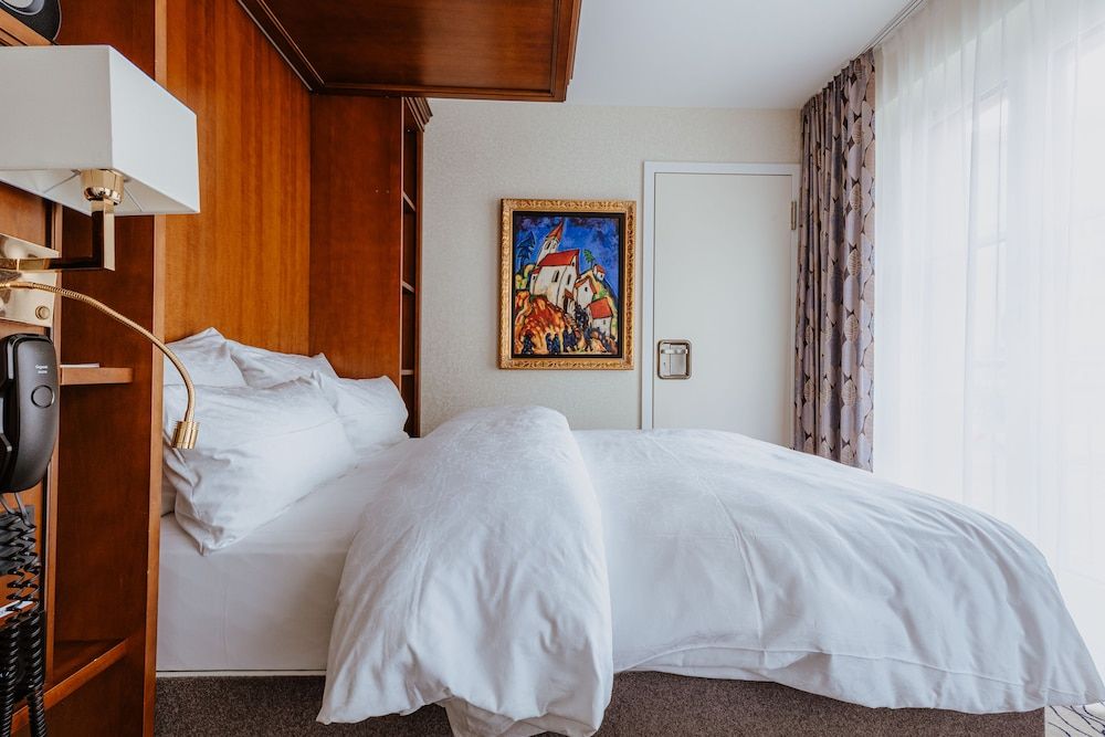 AdvaStay by KING's Comfort Double Room 5