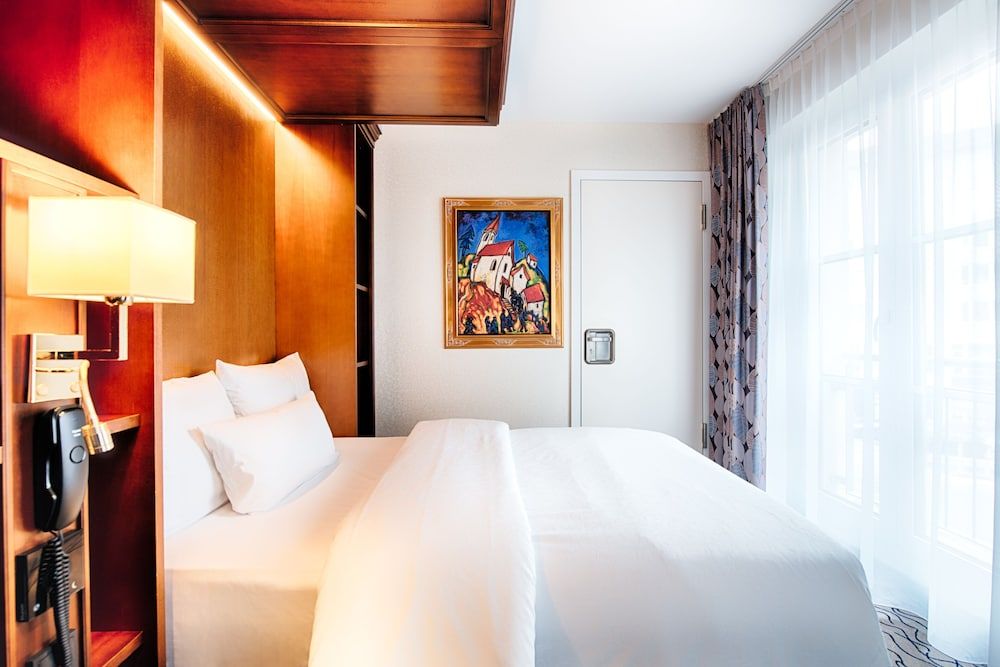 AdvaStay by KING's Comfort Double Room 3