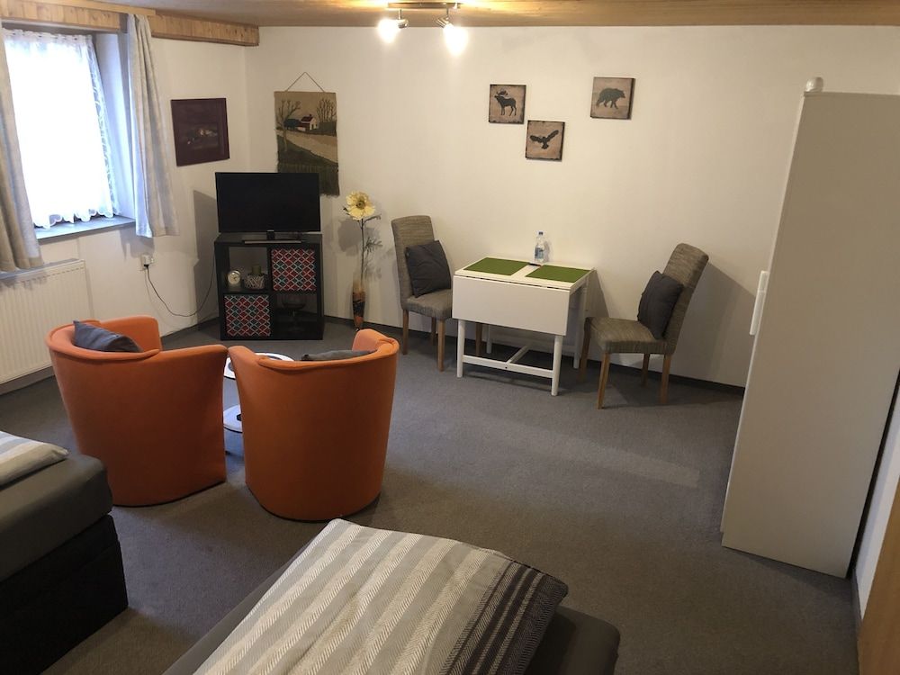 Messezimmer4u Double Room, Private Bathroom (Doppel getrennte Betten) 6