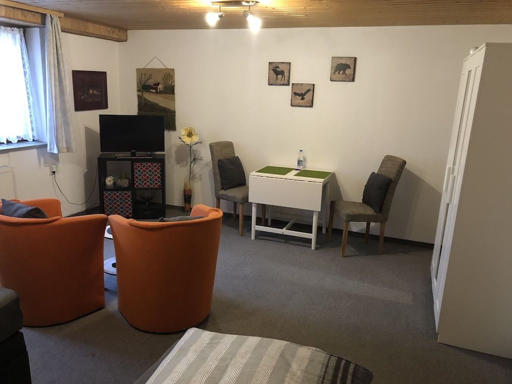 Messezimmer4u Double Room, Private Bathroom (Doppel getrennte Betten) 5