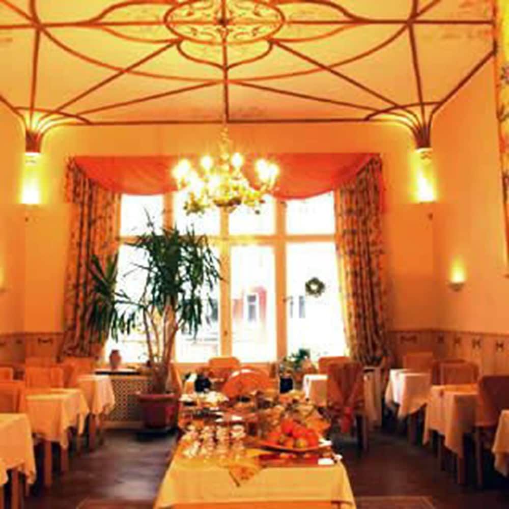 undefined Hotel-Pension Savoy nähe Kurfürstendamm 5