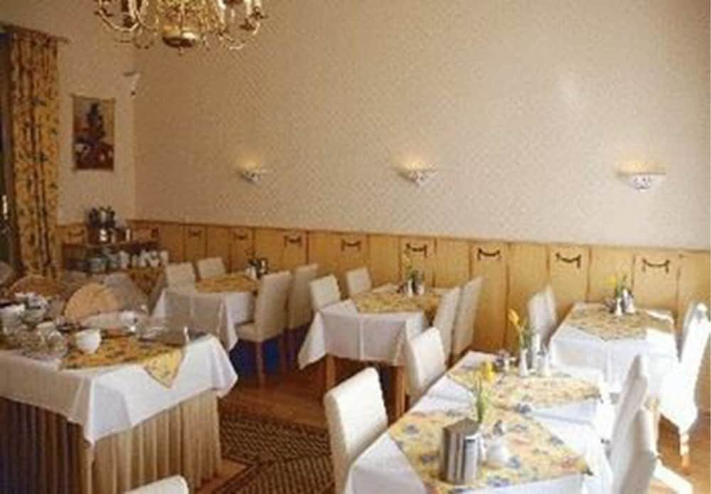 undefined Hotel-Pension Savoy nähe Kurfürstendamm 7