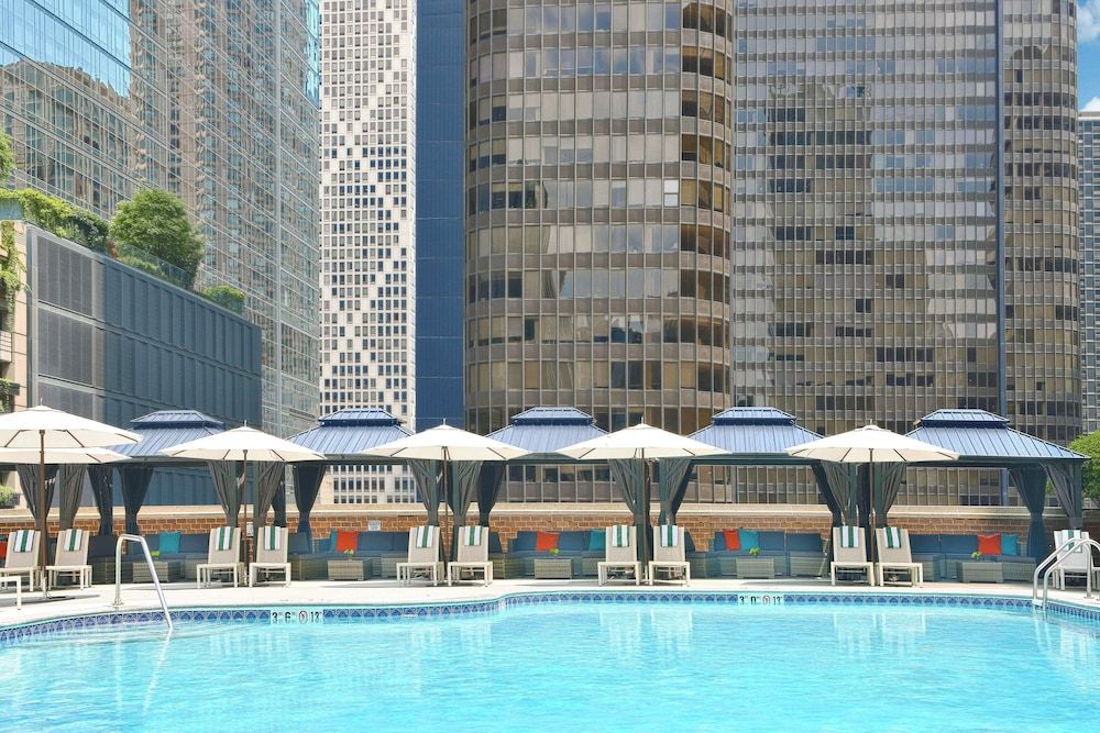 undefined DoubleTree by Hilton Chicago - Magnificent Mile