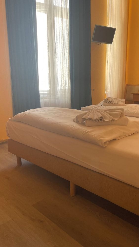 Hotel Spreewitz am Kurfürstendamm Double or Twin Room 9