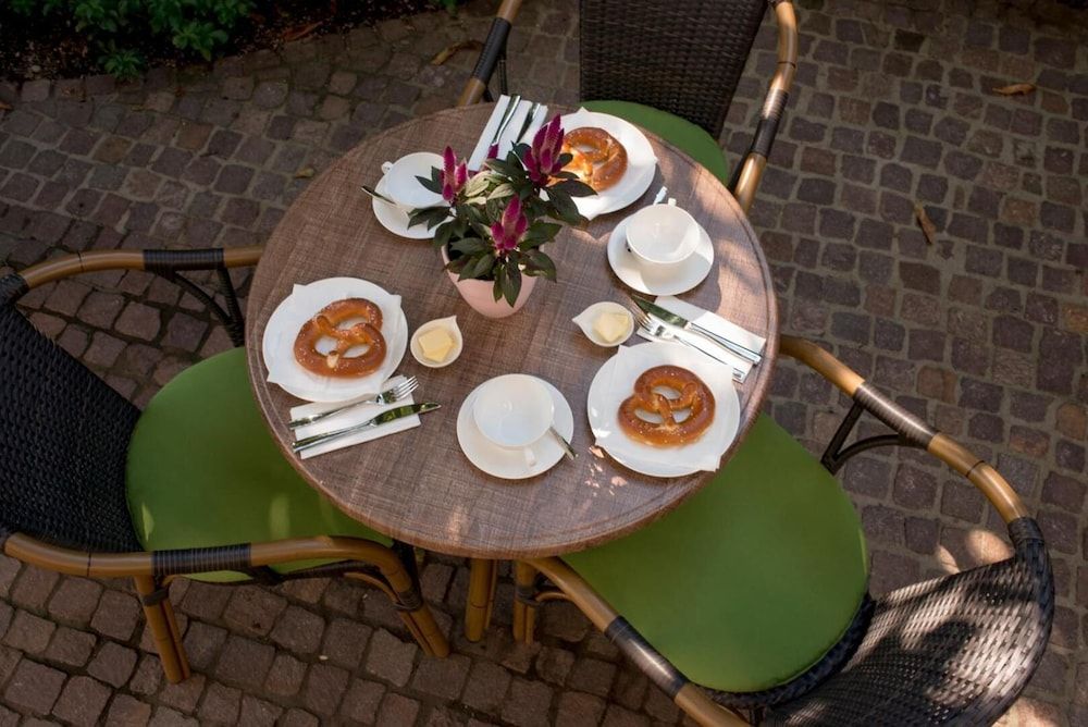 undefined fab Hotel 6