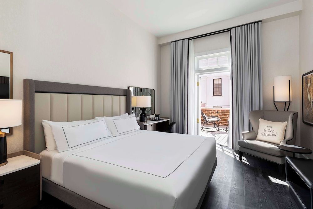 Room, 1 King Bed, Accessible (Hearing, Sundeck)