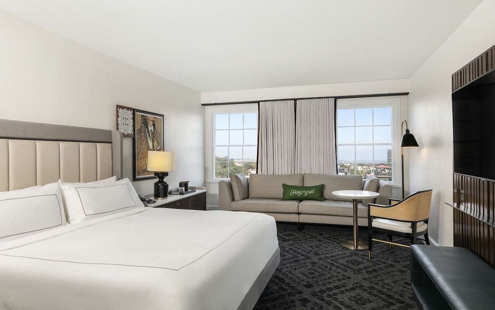 Deluxe Room, 1 King Bed, Accessible, City View (Hearing)