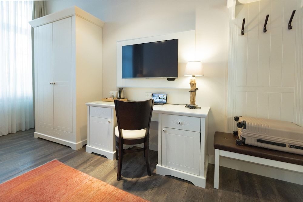 Best Western Plus Theodor Storm Hotel Comfort Room, 1 King Bed 29