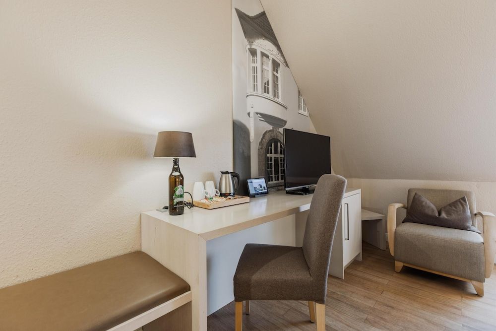 Best Western Plus Theodor Storm Hotel Standard Room, 1 King Bed 10