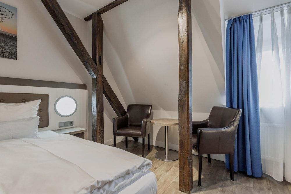 Best Western Plus Theodor Storm Hotel Standard Room, 1 King Bed 11